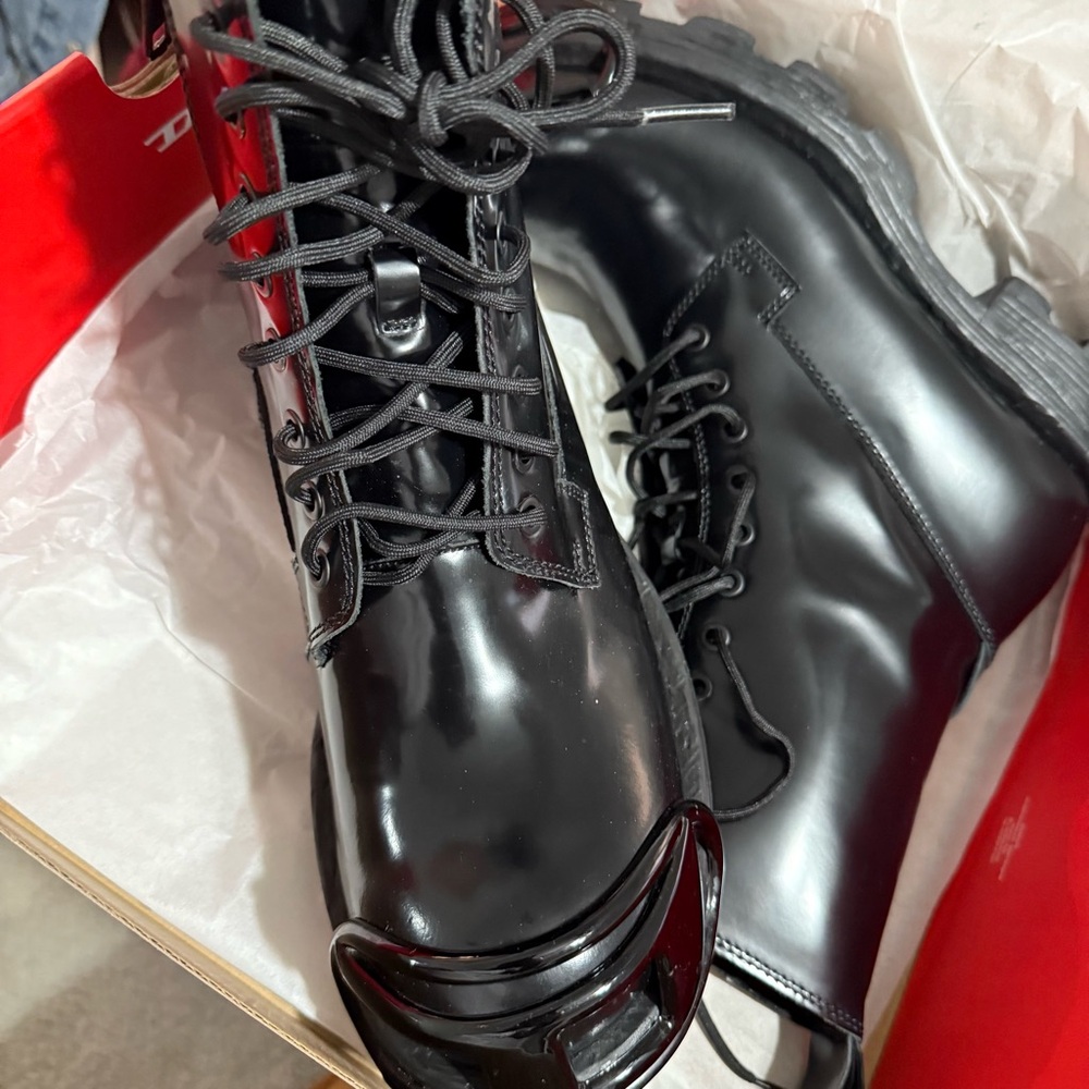 Diesel D-Hammer Boot